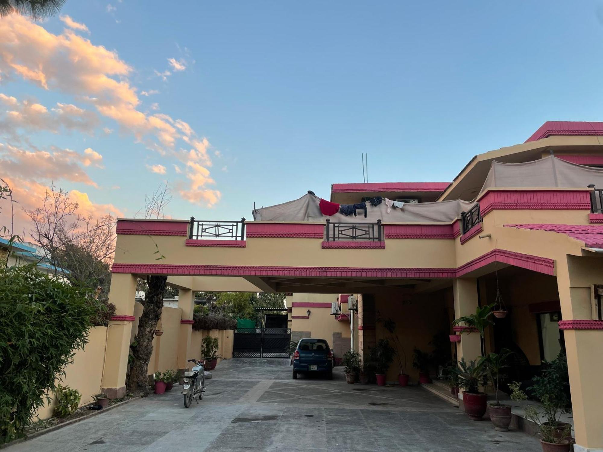 Casa Blanca Boutique Guest House Islamabad Eksteriør bilde